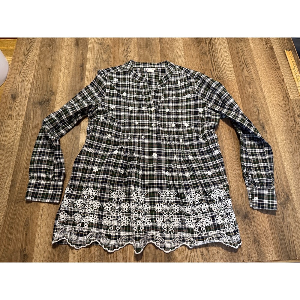 American Sweetheart Shirt Medium Green Blue Red White Black V-neck 1/4 Buttons